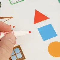 Книга с маркером "Многоразовая развивающая тетрадь для детей 2-4 года, 44 стр