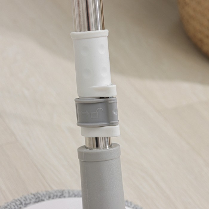 Швабра с отжимом и ведром Raccoon: ведро с подачей воды 19,5&times;31 см, швабра 23&times;135 см, насадка из микрофибры d=23 см