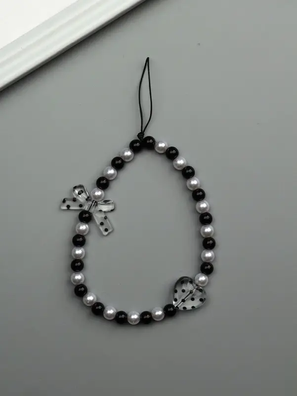 Брелок на карабине "Бант и сердце" черно-белый 14,5 см