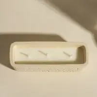 Свеча в вулканическом подсвечнике "Ящик" 3 хлопковых фитиля, белая 5,2х15х4,7 см