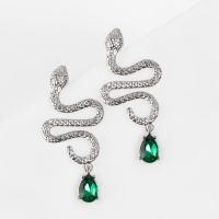 Новый год! Символ года 2025! Серьги со стразами &laquo;Змея&raquo; чарующая сила, цвет зелёный в серебре