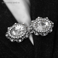 Зажим для кардигана &laquo;Акцент&raquo;, цвет белый в серебре