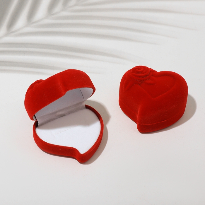 Футляр бархатный под кольцо &laquo;Сердце, роза&raquo;, 6&times;6, цвет красный, вставка белая