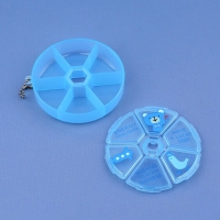 Таблетница, с цепочкой, d = 8 &times; 2 см, 6 секций, цвет голубой