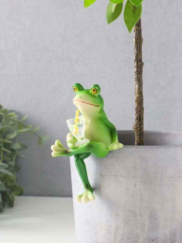 Сувенир полистоун "Лягуха с лимонадом" 5,3х5,5х10,3 см