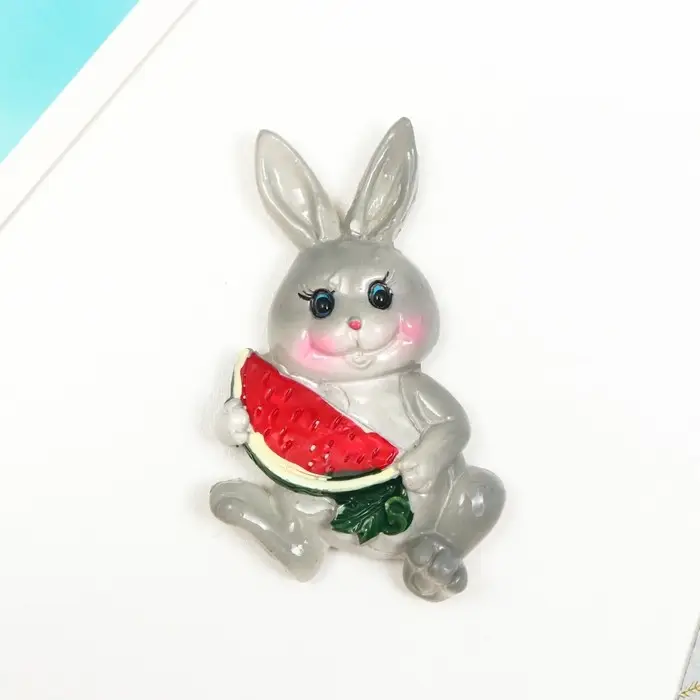 Магнит полистоун "Зайчонок с фруктами" МИКС 6,6х4,5 см