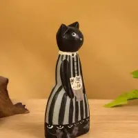 Сувенир дерево "Чёрная кошка в зелёном платье" 6х4х13 см