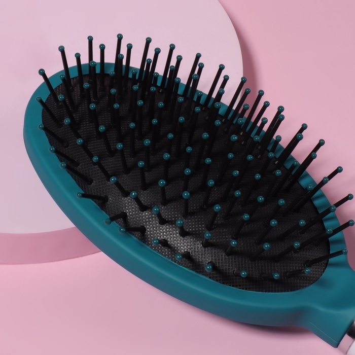 Расчёска массажная, прорезиненная ручка, 7 &times; 25 см, цвет зелёный/белый