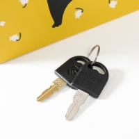 Сейф-книга дерево кожзам "Чёрный кот с ландышами в вазе" 21х13х5 см