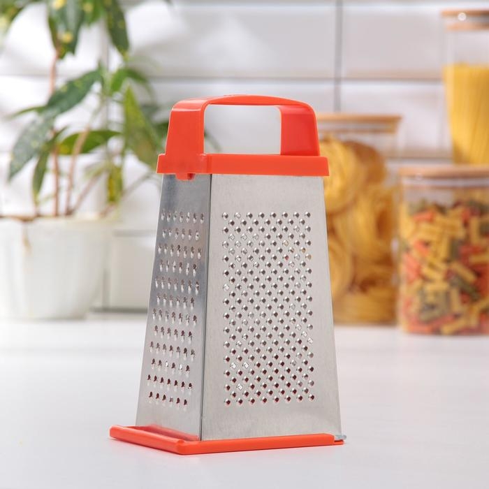 Тёрка &laquo;Универсал&raquo;, 4 грани,с крышкой-дозатором и с пластмассовой ручкой 11&times;8,5&times;22 см, цвет МИКС