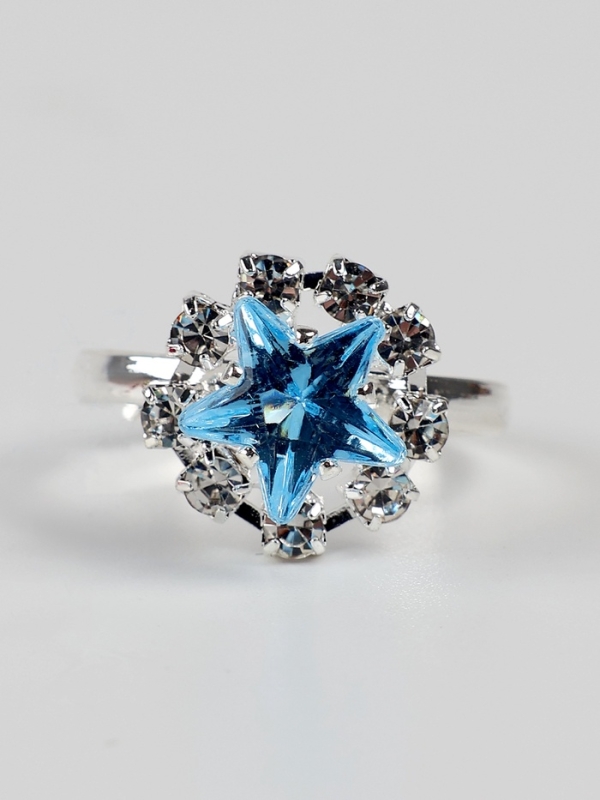 Детский набор для вышивания на деревянных основах "Сказочные узоры