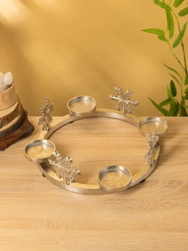 Подсвечник "Рождественский венок со снежинками" алюминий 32,5х32,5х11 см