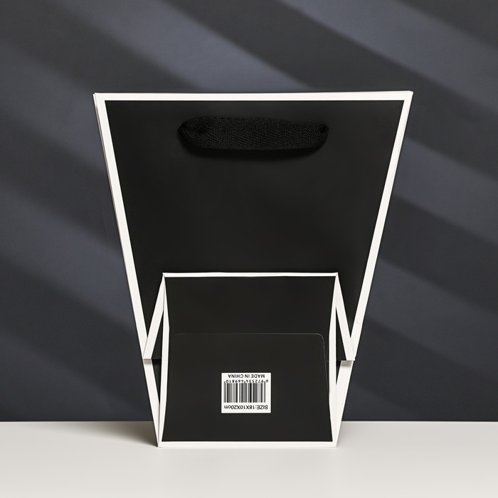 Пакет-переноска для цветов 10 &times; 10 &times; 20 х 18 см, черный с каймой