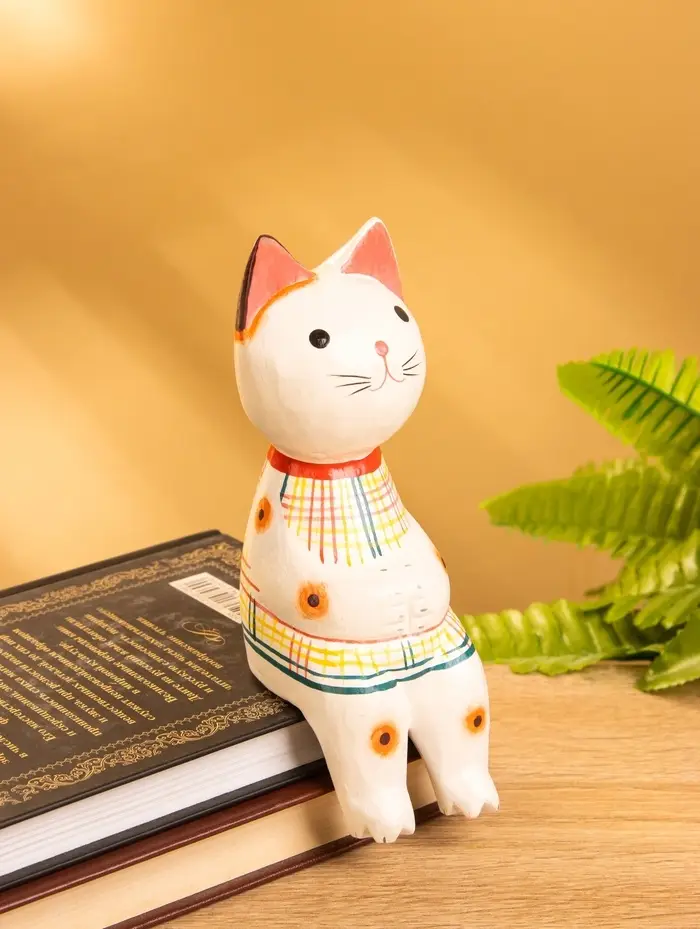 Сувенир дерево "Котенок в рубашке сидячий" 6х6х15 см