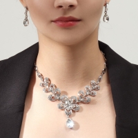 Набор 2 предмета: серьги, колье &laquo;Шальная императрица&raquo; цветок, цвет белый в серебре, 45 см