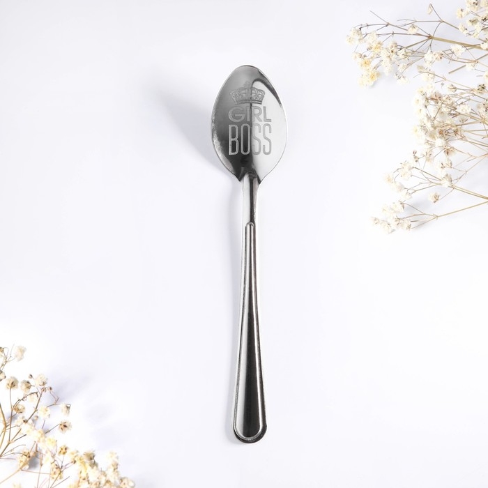 Ложка чайная с гравировкой &laquo;Girl boss&raquo;, на подарочной открытке, 3 х 14 см.