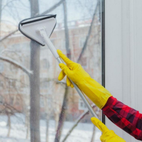 Щётка для окон Доляна, алюминиевая телескопическая ручка 59(89) см, насадка из микрофибры 12&times;12 см, цвет МИКС