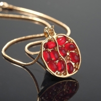 Кулон &laquo;Гранат&raquo;, цвет бордовый в золоте, L= 45 см