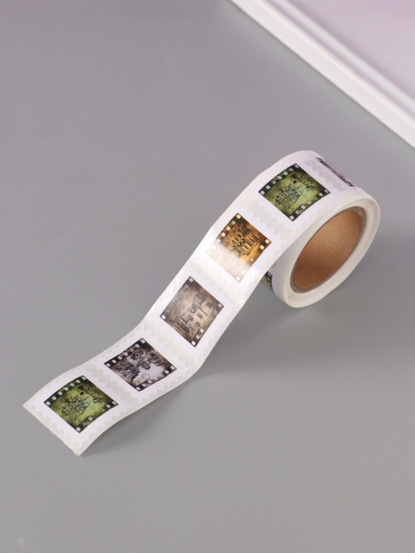 Наклейка бумага "Марки. Фотоплёнка" 3х3 см 200 шт в рулоне