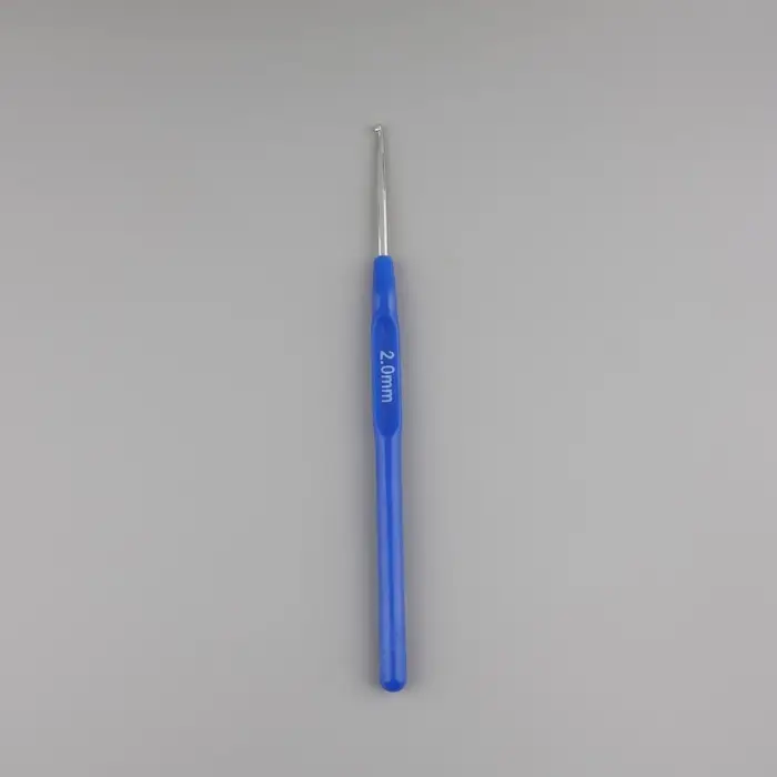 Крючок для вязания, с пластиковой ручкой, d = 2 мм, 13,5 см, цвет синий, цена за 1 штуку