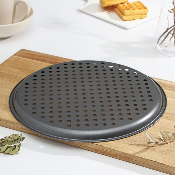 Форма для пиццы Доляна &laquo;Жаклин&raquo;, 33&times;1.5 см, перфорированная, антипригарное покрытие, цвет чёрный