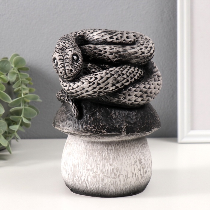 Новогодняя копилка "Змейка на грибе"  12х11х18 см