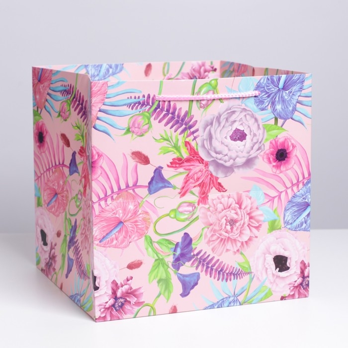 Пакет подарочный квадратный, упаковка, &laquo;С днём рождения&raquo;, 30 х 30 х 30 см