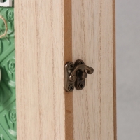 Ключница дерево 6 крючков "Отпечаток листьев. Ключи и сердце" зелень 6,5х20х26,5 см