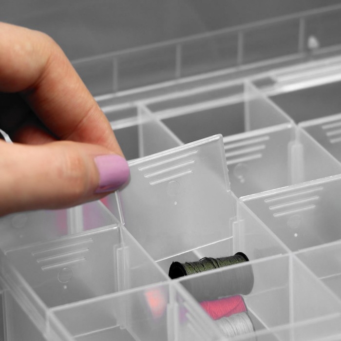 Органайзер для рукоделия, со съёмными ячейками, 20 отделений, 22,5 &times; 18 &times; 4 см, цвет прозрачный