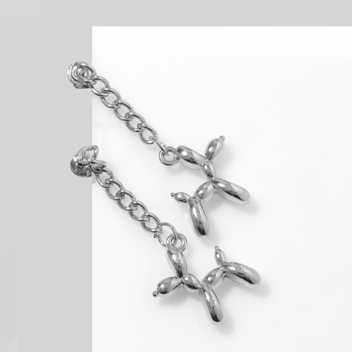 Серьги &laquo;Собачка&raquo; на цепи, цвет серебро