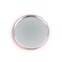 Зеркало карманное новогоднее &laquo;Новый год: Котенок&raquo;, диам.7 см