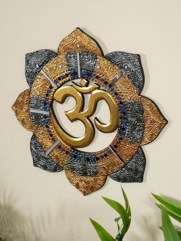 Панно резное МДФ "ОМ", 40х40х0,6 см, золотое основание