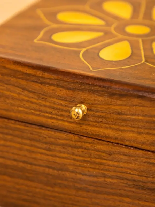 Шкатулка "Цветок" 10х10х6 см, дерево шишам