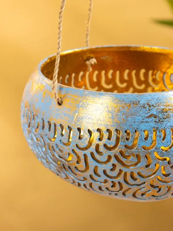 Подсвечник подвесной из кокоса, 14&times;14&times;10 см, сине-золотой