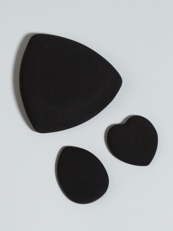 Набор спонжей д/макияжа 3шт: сердце, овал, треуг б/увел в пласт футл латекс черн пакет QF