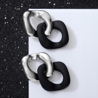 Серьги металл &laquo;Цепь&raquo; диагональ, 2 полых ромба, цвет серебристо-чёрный