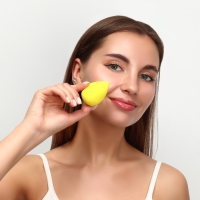 Спонж для макияжа в футляре &laquo;Капля&raquo;, 6 &times; 4 см, увеличивается при намокании, цвет МИКС