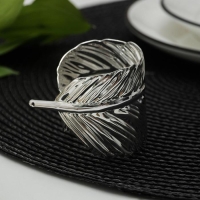 Кольцо для салфетки &laquo;Лист&raquo;, 6,5&times;4,5&times;5 см, цвет серебряный