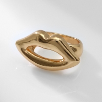 Кольцо металл &laquo;Тренд&raquo; губы, цвет золото, размер 16