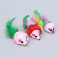 Игрушка для кошек "Малая мышь" с перьями, 5 см, фасовка 50 шт