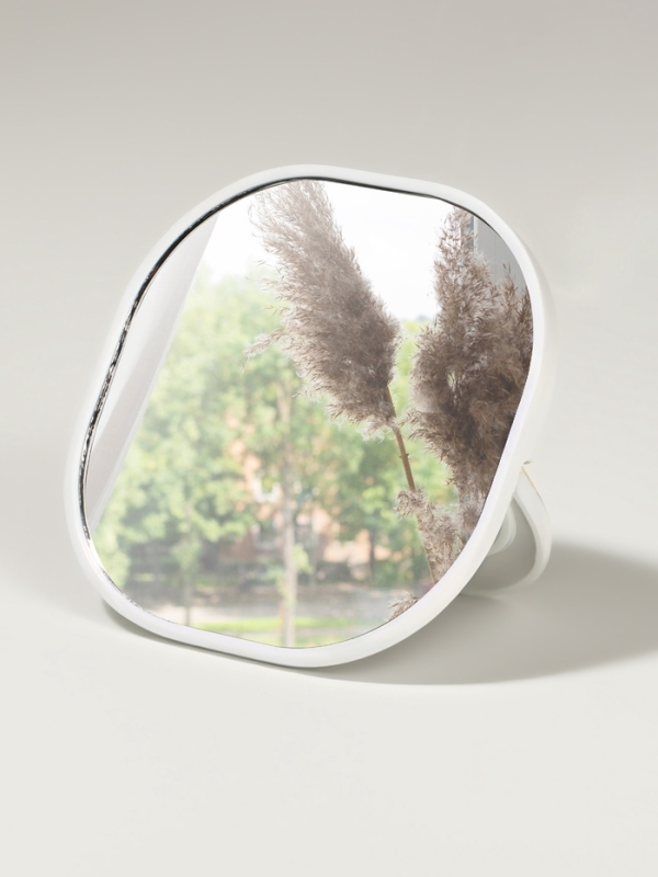 Зеркало карманное &laquo;Узор&raquo;, с подставкой, 8 &times; 8 см, цвет белый