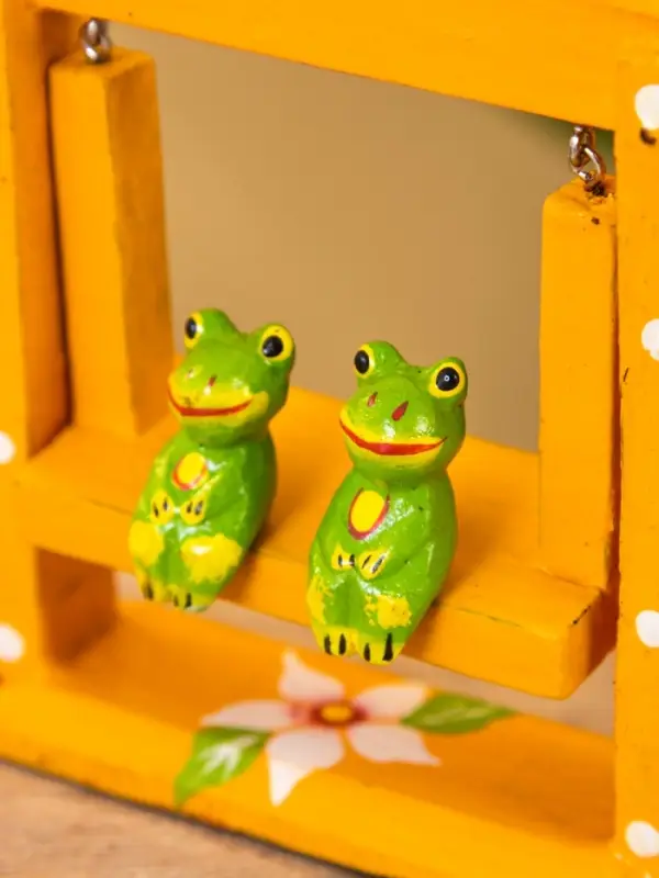 Сувенир "Лягушата на качелях" дерево 10х3,5х15 см, цв.  оранжевый
