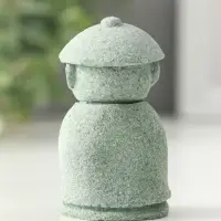 Сувенир песчаник "Маленький монах - молитва" 3,7х3,8х6,7 см