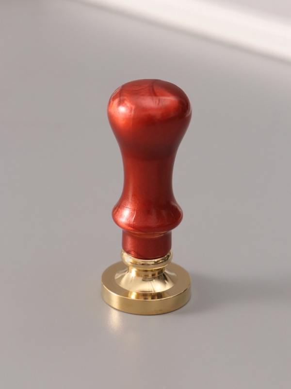 Печать для сургуча с пластиковой ручкой "Венок с буквой O" 2,5х2,5х6,3 см