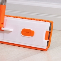 Швабра с отжимом, водосгоном и щёткой Raccoon, 2 насадки из микрофибры 50&times;11 см, стальная ручка 141 см