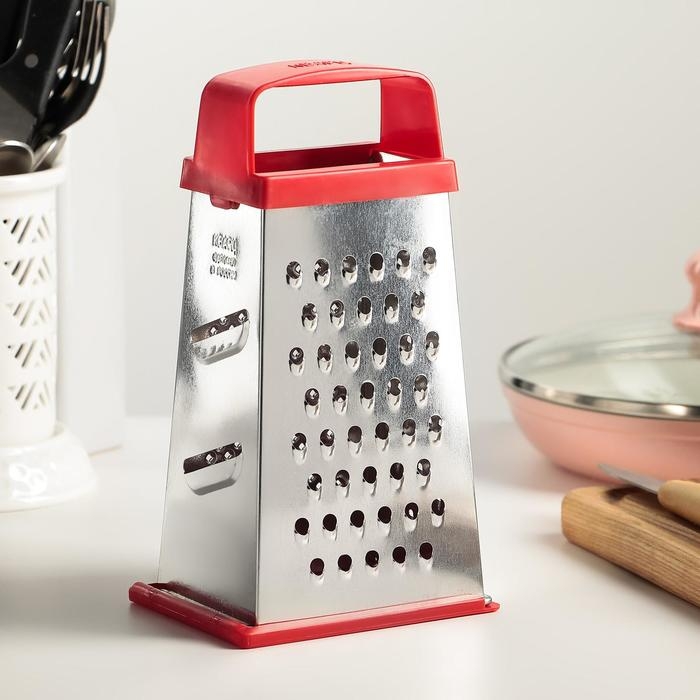 Тёрка &laquo;Универсал&raquo;, 4 грани,с крышкой-дозатором и с пластмассовой ручкой 11&times;8,5&times;22 см, цвет МИКС