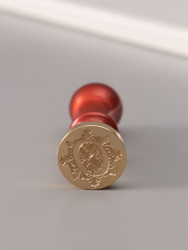 Печать для сургуча с пластиковой ручкой "Буква O на вензеле" 2,5х2,5х6,3 см