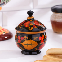 Солонка &laquo;Ягодка&raquo;, малая, с крышкой, 7&times;6 см, хохлома