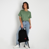 Рюкзак школьный текстильный &laquo;Сердце&raquo;, 46х30х10 см, вертикальный карман, цвет чёрный