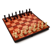 Шахматы 30 х 30 см, король h-5.6 см, d-2.3 см, доска и фигуры пластик